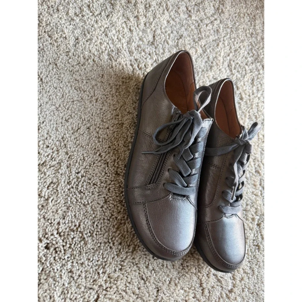 NWOT Vionic Abigail Metallic Pewter Leather Side Zip Lace Up Sneakers Womens‎ 9